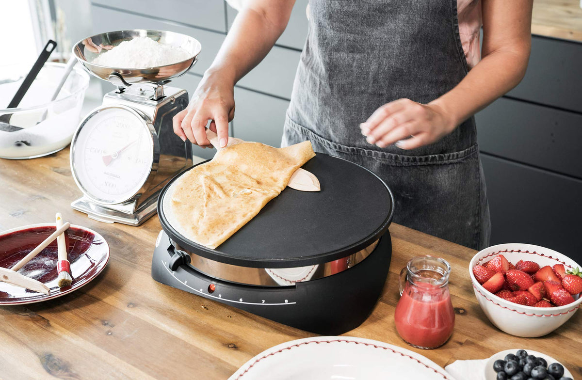 GASTROBACK Classic Edelstahl Waage 2 KG – Analog & Mechanisch, Ideal für Bäckereien, Küche, Gastronomie – Retro Design, Batterielose Backwaage mit Abnehmbarer Schüssel