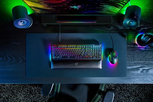 Razer BlackWidow V4 - Mechanische Gaming-Tastatur Chroma RGB (Mechanische Yellow Switches, 6 eigene Makro-Tasten, Doubleshot-ABS-Tastenkappen) QWERTZ DE-Layout | Schwarz