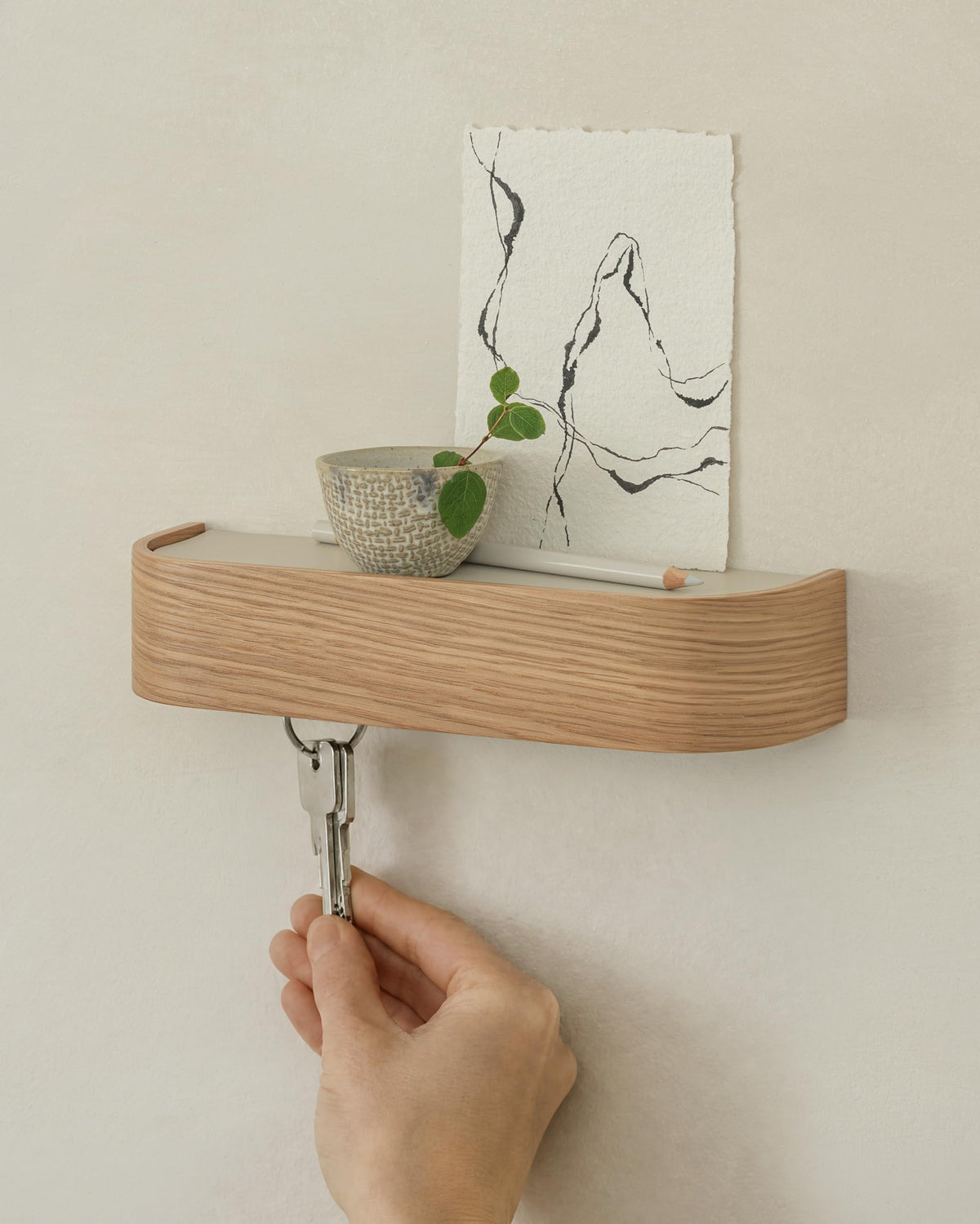 Kazai. Schlüsselbrett 'Toke' | Minimalistisches Schlüsselhaken-Design aus Berlin | Moderner Schlüsselhalter mit Ablage aus Holz | Schlüsselregal als Flur Möbel für die Wand | Eiche