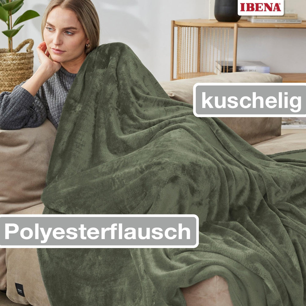 Ibena Kuscheldecke Olbia 150x200 cm - flauschig, warm & waschbar, Fleecedecke Oliv einfarbig