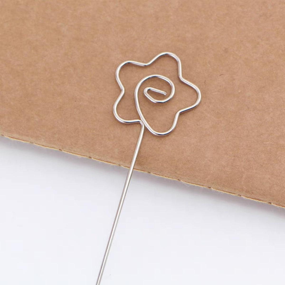 60 Metall Fotohalter, Memo Clip Mit Klammern - Herz, Rund und Blütenförmig - Hinweis Kartenhalter, Tischnummer Clip, Flower Card Holder für Party Hochzeit