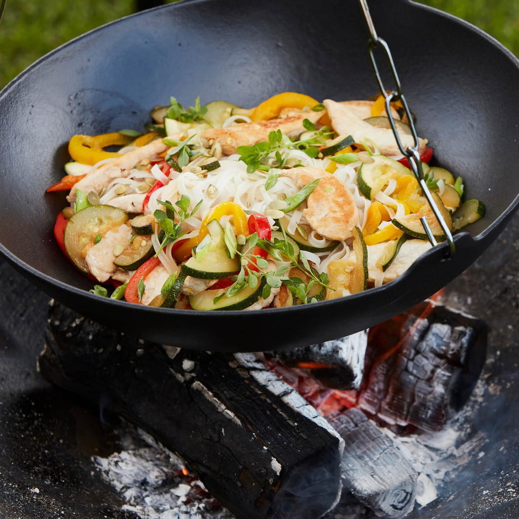 Barbecook Junko Gusseisen Wok zum Befestigen am Schwenkgrill, schwarz, rund, 37 cm