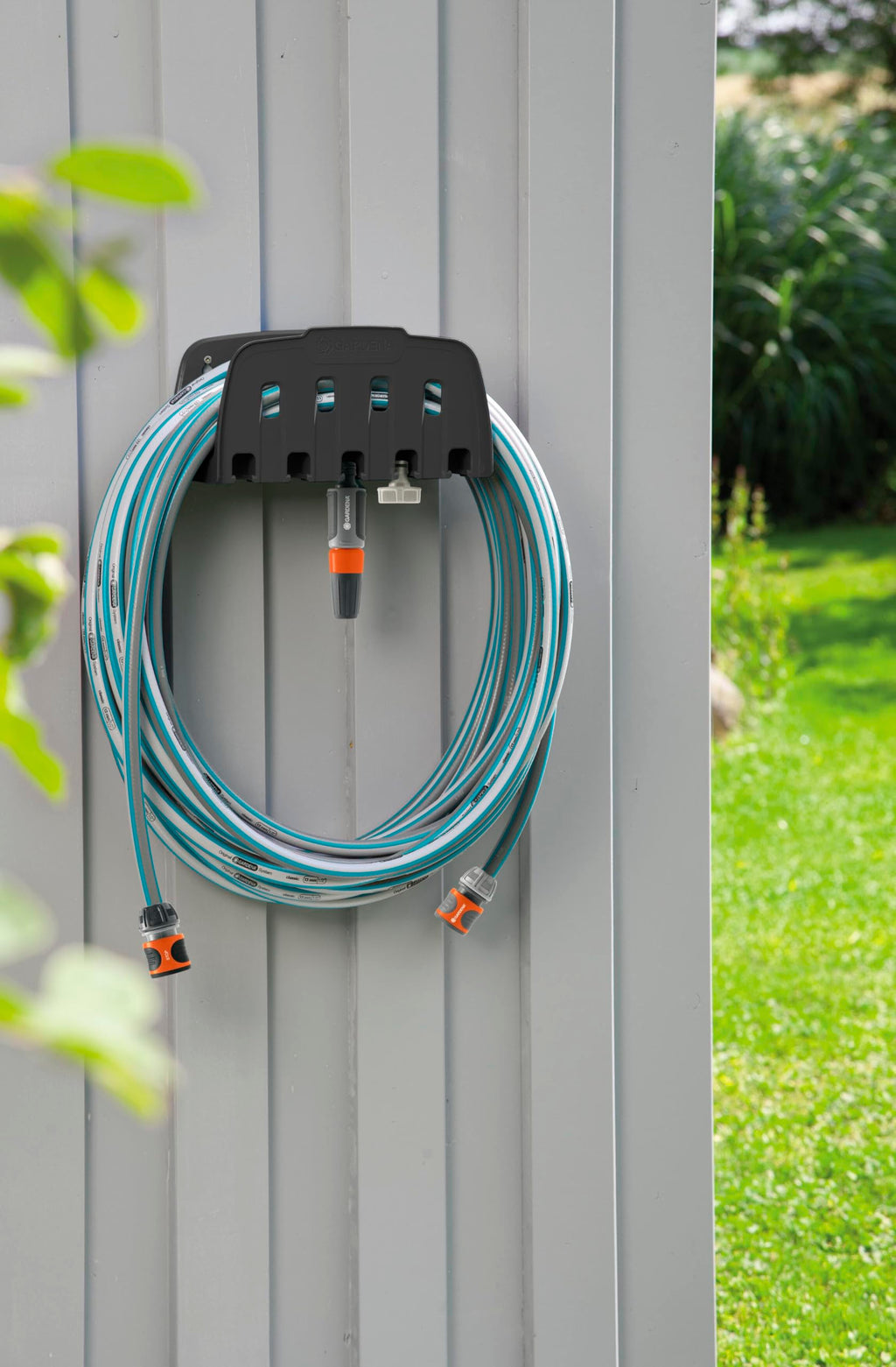 Gardena Wandschlauchhalter: Gartenschlauch Halterung als Aufhängemöglichkeit für Ihren Gartenschlauch und Original Systemteile, für eine einfache Gartenbewässerung (00241-20)