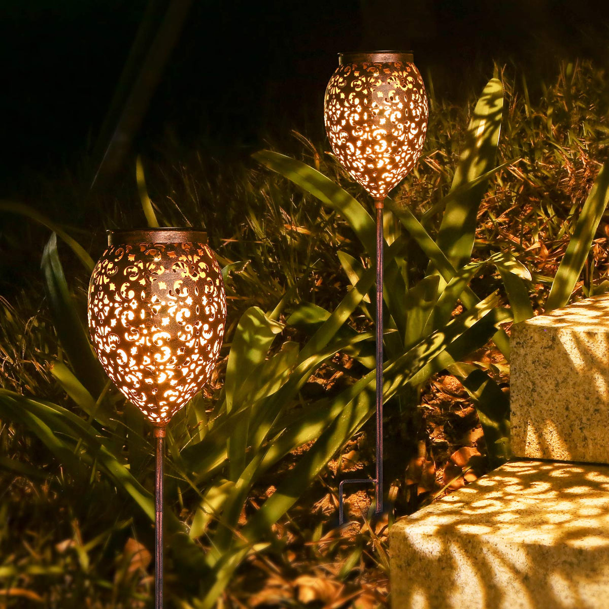 JOYCREATOR Metall 2 Stück Solarlampen für außen Garten mit IP65 Wasserdicht, Warmweiß LED Orientalische Solarleuchten Terrasse Balkon Weihnachten deko
