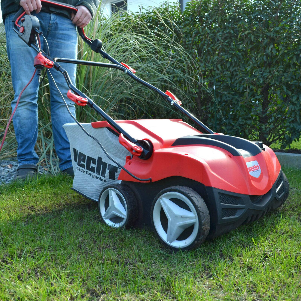 HECHT Elektro-Vertikutierer 1999 Rasen-Lüfter (2000 W, inkl. 2 Walzen, 3-fach höhenverstellbar -10 bis +5 mm, 45 L Fangkorb)