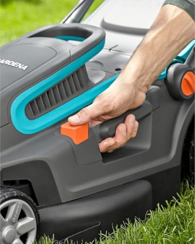 Gardena PowerMax 1800/42 Elektrorasenmäher: Rasenmäher bis 800 m², 42 cm Schnittbreite, 45 l Fassungsvolumen, Schnitthöhe 20-60 mm, klappbares Gestänge, ergonomischer Handgriff (5042-20)