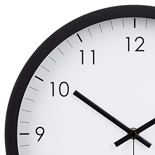 Amazon Basics Klassische 30 cm Leicht Ablesbare Lautlose Batteriebetriebene Runde Wanduhr, Schwarz