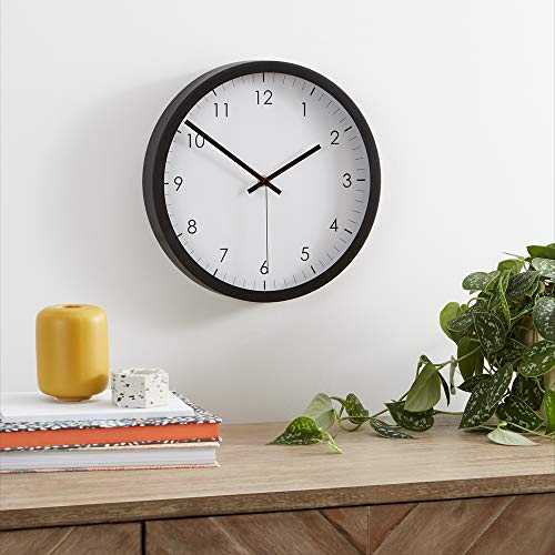 Amazon Basics Klassische 30 cm Leicht Ablesbare Lautlose Batteriebetriebene Runde Wanduhr, Schwarz