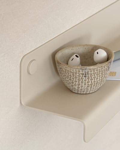 Kazai. Schlüsselbrett 'Holmsen' | Minimalistisches Schlüsselhaken-Design aus Berlin | Moderner Schlüsselhalter mit Ablage aus Metall | Schlüsselboard als Flur Möbel für die Wand | Taupe-Sand
