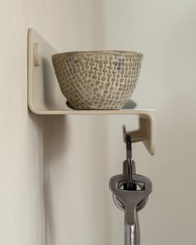 Kazai. Schlüsselbrett 'Holmsen' | Minimalistisches Schlüsselhaken-Design aus Berlin | Moderner Schlüsselhalter mit Ablage aus Metall | Schlüsselboard als Flur Möbel für die Wand | Taupe-Sand