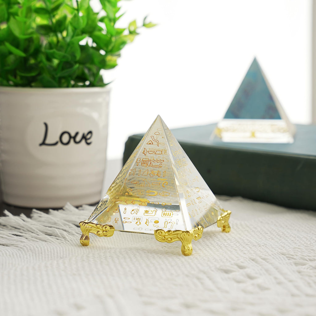 H&D HYALINE & DORA 60 mm Kristallpyramide Prisma Briefbeschwerer positive Energie Ornament, ägyptische Pyramide aus Glas mit ägyptischem Goldcharakter für Heimdekoration/Geschenk/Sammlung