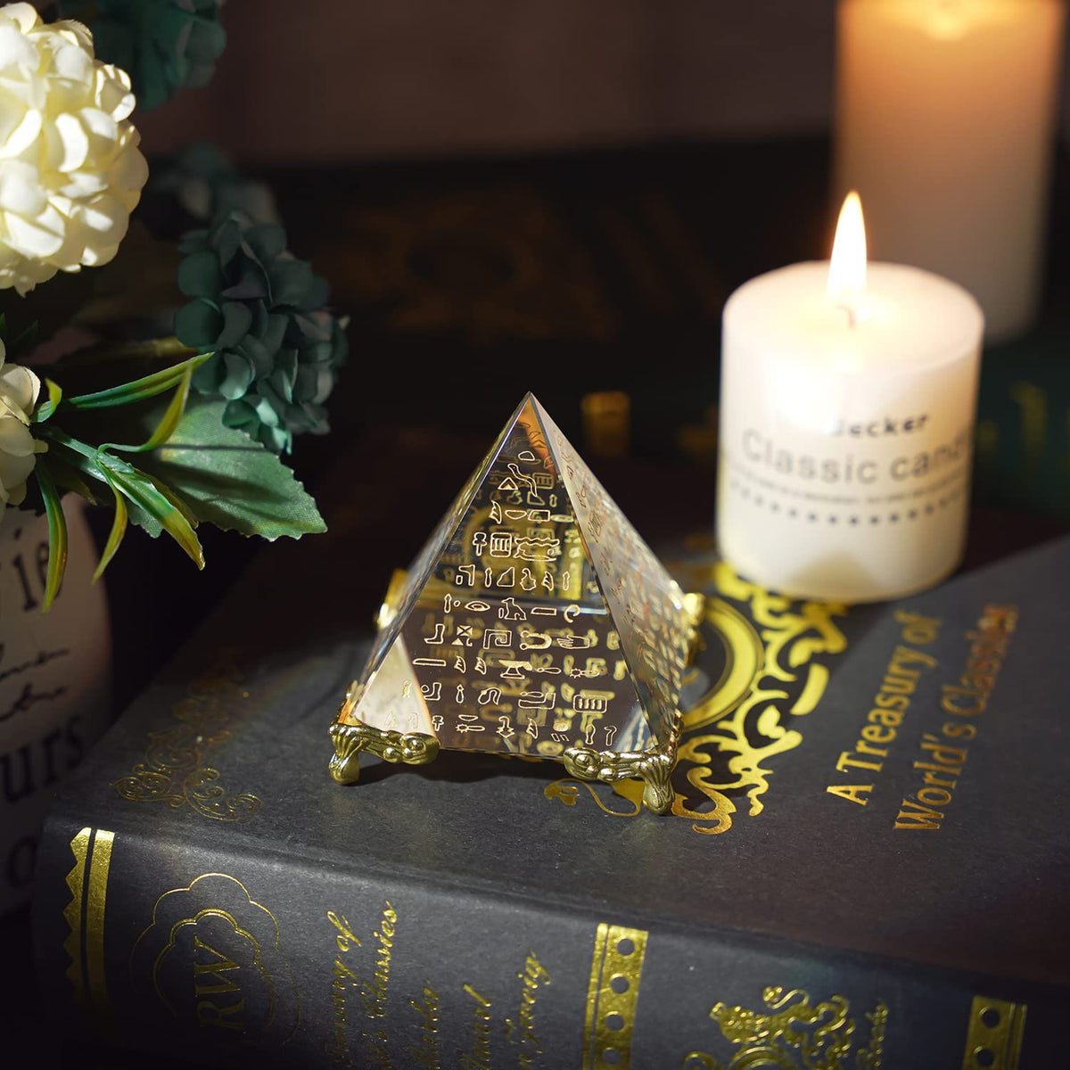 H&D HYALINE & DORA 60 mm Kristallpyramide Prisma Briefbeschwerer positive Energie Ornament, ägyptische Pyramide aus Glas mit ägyptischem Goldcharakter für Heimdekoration/Geschenk/Sammlung