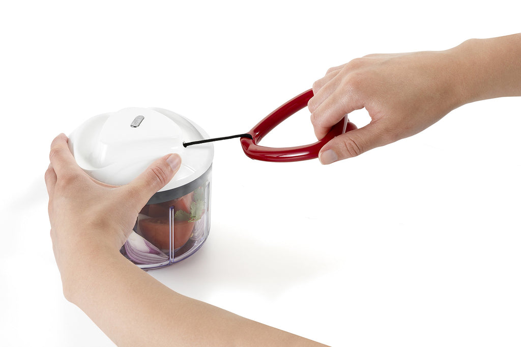 Zyliss Easy Pull Universalhacker Manuell, 750ml, Gemüsehobel, Zwiebelschneider, Zerkleinerer für Obst und Gemüse, Mit extra scharfen Klingen im patentierten Swiss Design