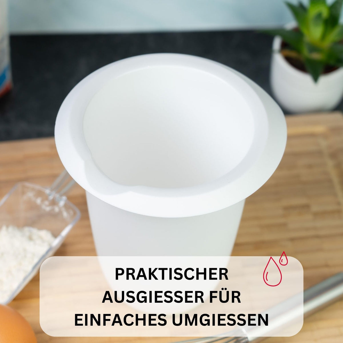 Westmark Quirltopf mit zweigeteiltem Deckel, 1 l, Mit Ausgießer, Kunststoff, Weiß/Rot, 3151227R