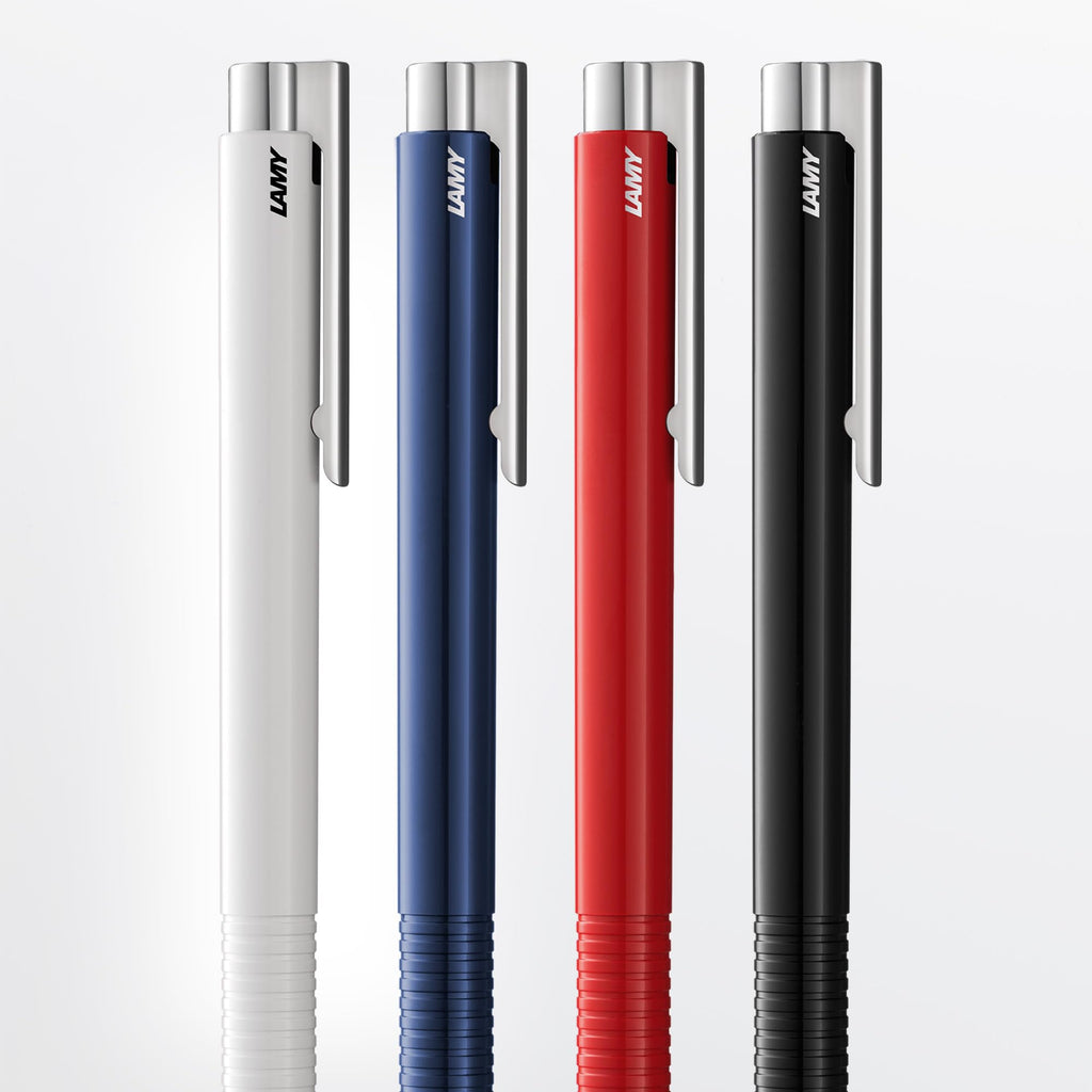 LAMY logo M+ Kugelschreiber 204 aus bruchfestem Kunststoff in der Farbe schwarz mit verchromter Spitze und Drücker, inkl. Großraummine LAMY M 16 Strichbreite M in blau