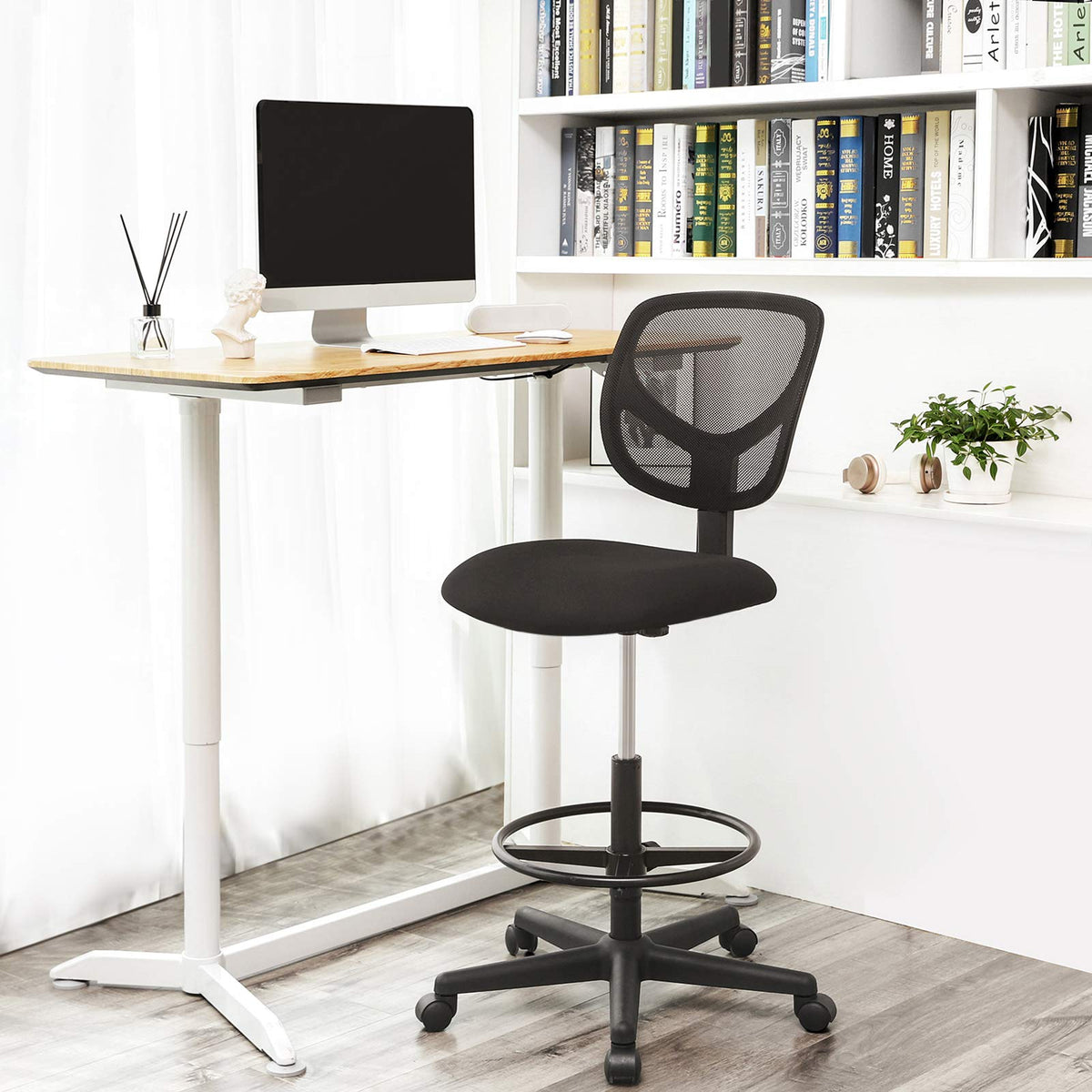 SONGMICS Arbeitsstuhl, 2er Set, Bürostuhl ohne armlehnen, Sitzhöhe 55-75 cm, hoher Drehstuhl mit Verstellbarer Fußstütze, Belastbarkeit 120 kg, schwarz OBN15BK-2