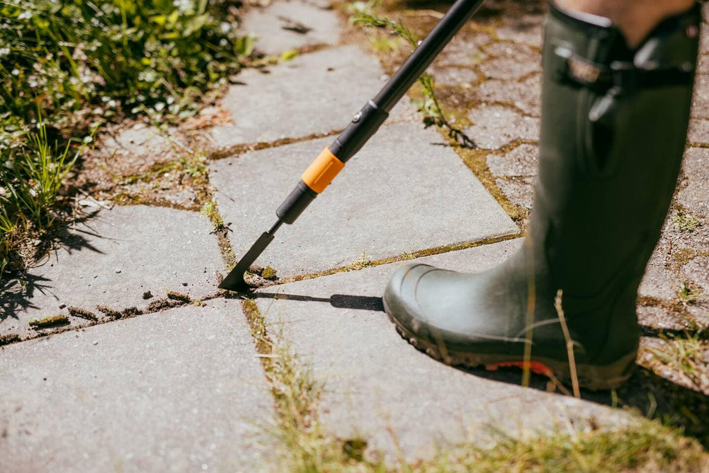 Fiskars Fugenkratzer, Fugenreiniger, Gerätekopf, Länge: 25 cm, Breite: 7 cm, Stahl-Klinge, Schwarz/Orange, QuikFit, 1000687