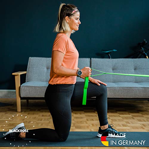 BLACKROLL® Stretch Band/Multi Band, Fitnessband für Mobilitäts- oder ganzheitliches Training, Flexibles Gymnastikband mit Schlaufen, hautfreundliches Stretchband, ideal für Yoga, Made in Germany