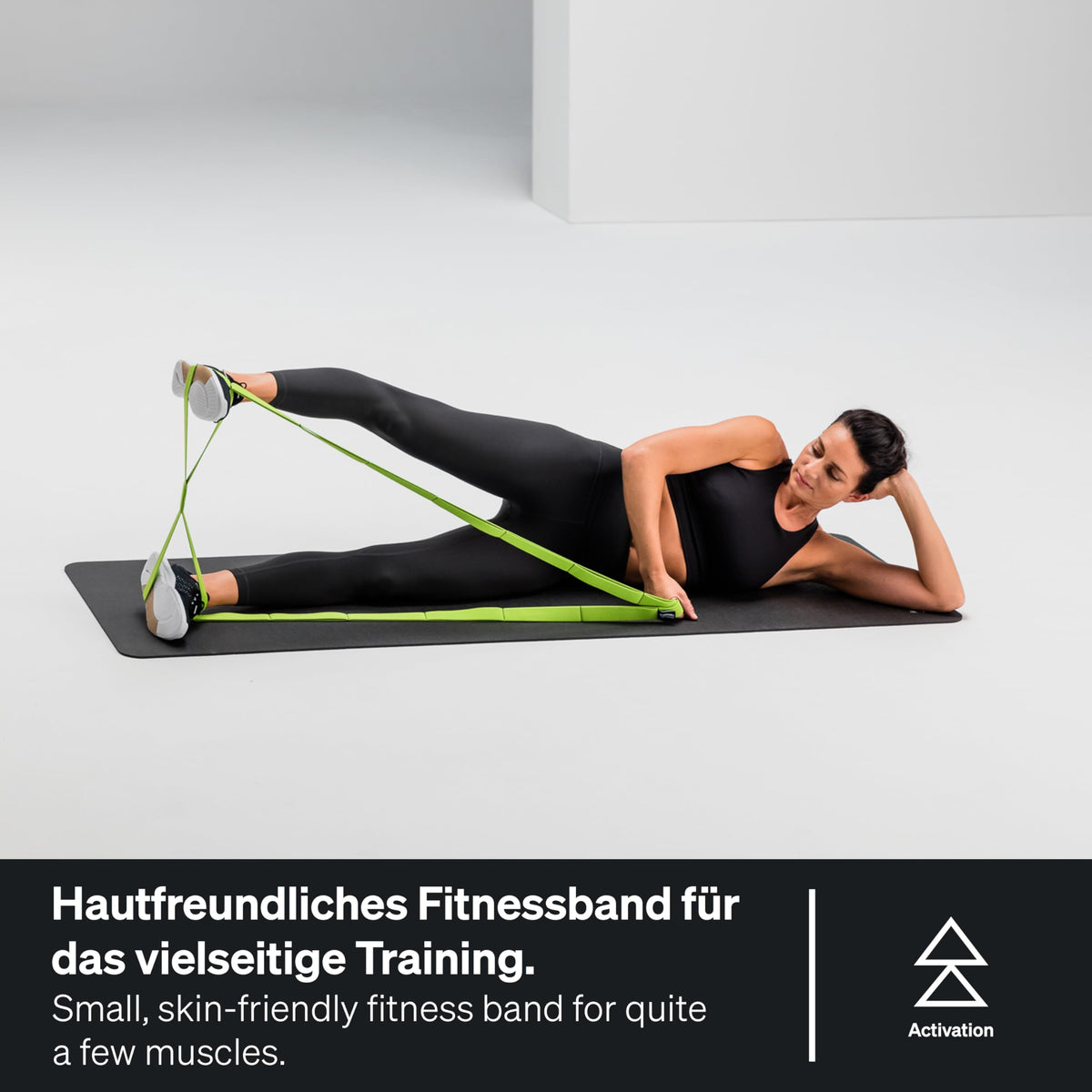 BLACKROLL® Stretch Band/Multi Band, Fitnessband für Mobilitäts- oder ganzheitliches Training, Flexibles Gymnastikband mit Schlaufen, hautfreundliches Stretchband, ideal für Yoga, Made in Germany