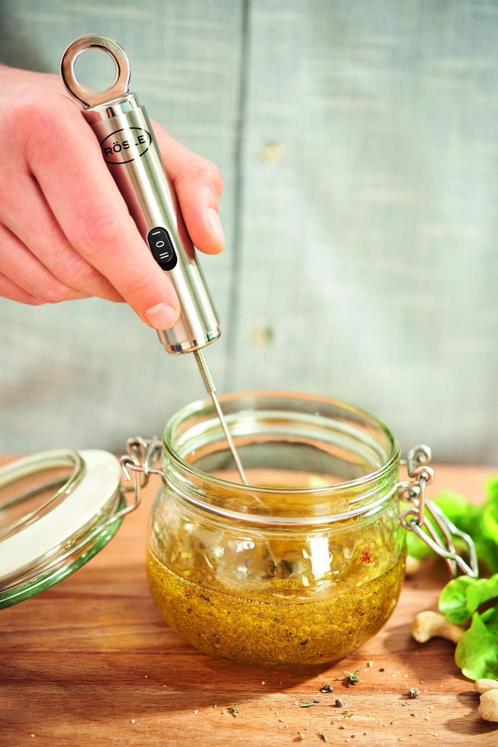 RÖSLE Multischäumer, Hochwertiger elektrischer Aufschäumer für Milchschaum und Vinaigrettes, mit 2 Geschwindigkeitsstufen, Edelstahl 18/10, Silberfarben / Schwarz