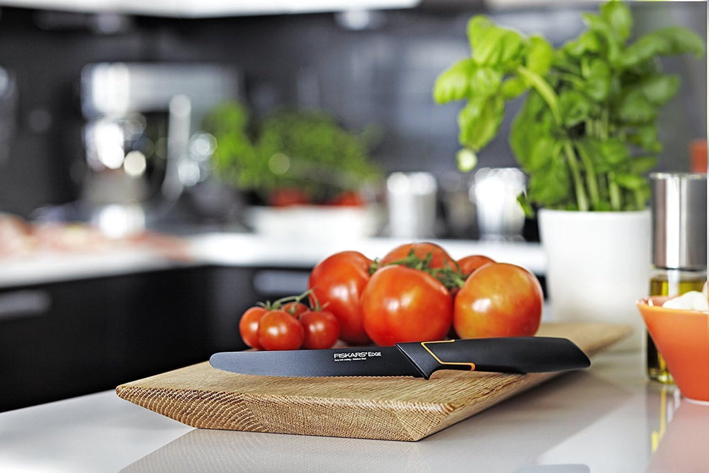 Fiskars Tomatenmesser, Modernes Design, Gezahnte Klinge, Gesamtlänge: 25 cm