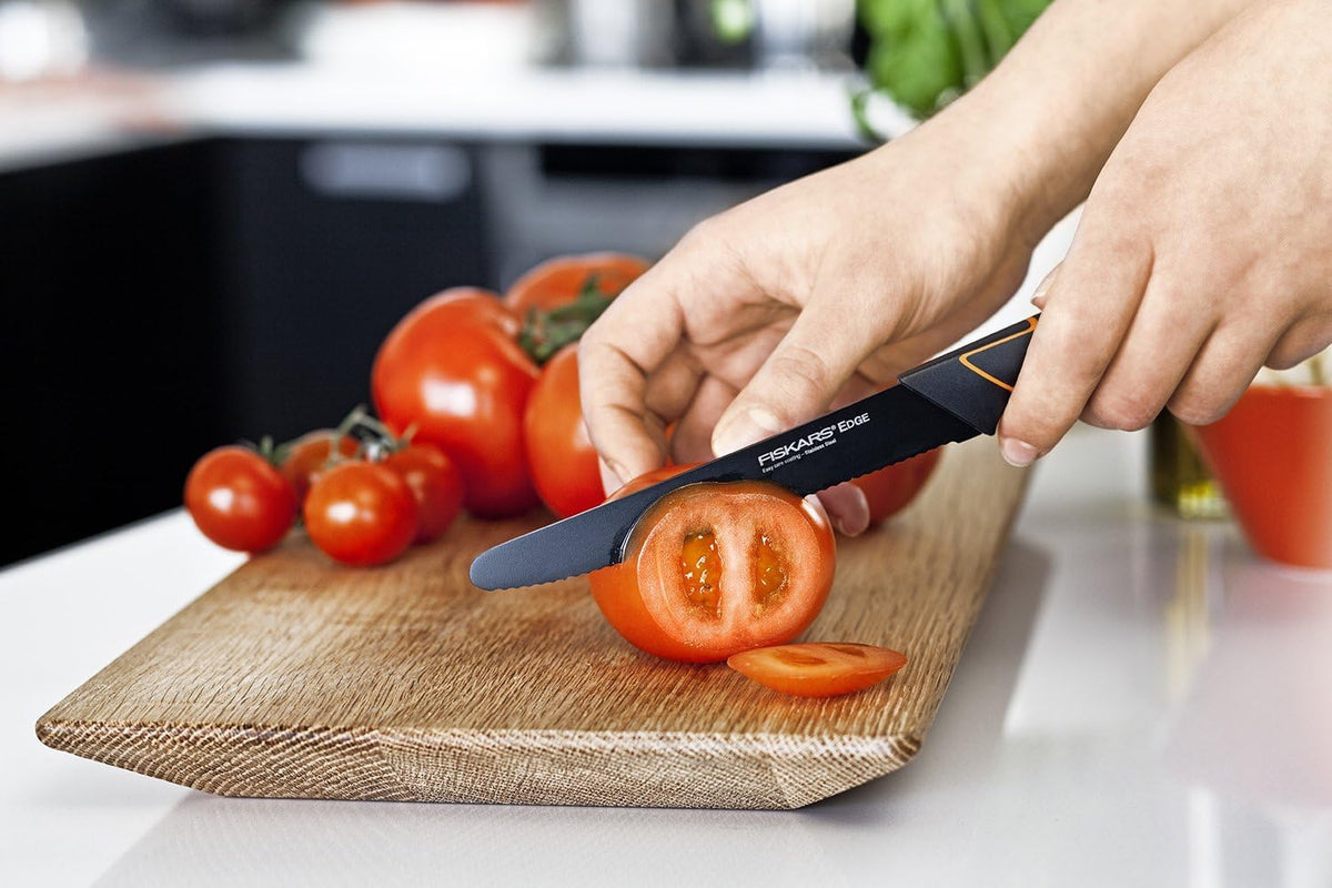 Fiskars Tomatenmesser, Modernes Design, Gezahnte Klinge, Gesamtlänge: 25 cm