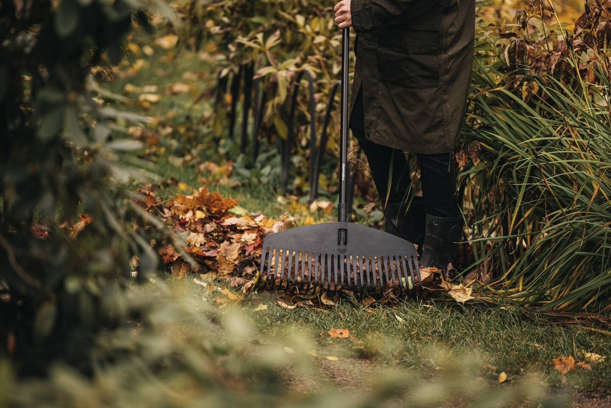 Solid Leaf Rake L Head Black