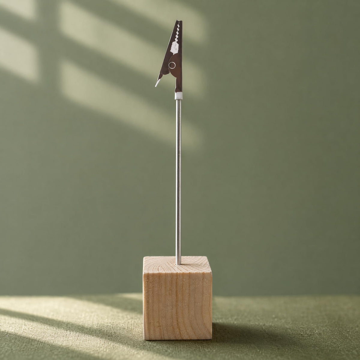 Fotohalter mit Klammern 32 Stück Naturholzfarbe Tischkartenhalter Holz Kartenständer Sitzkartenhalter Memo Clip Halter Zettelhalter für Foto Karte Notiz Buffet Hochzeit Event Büro Deko