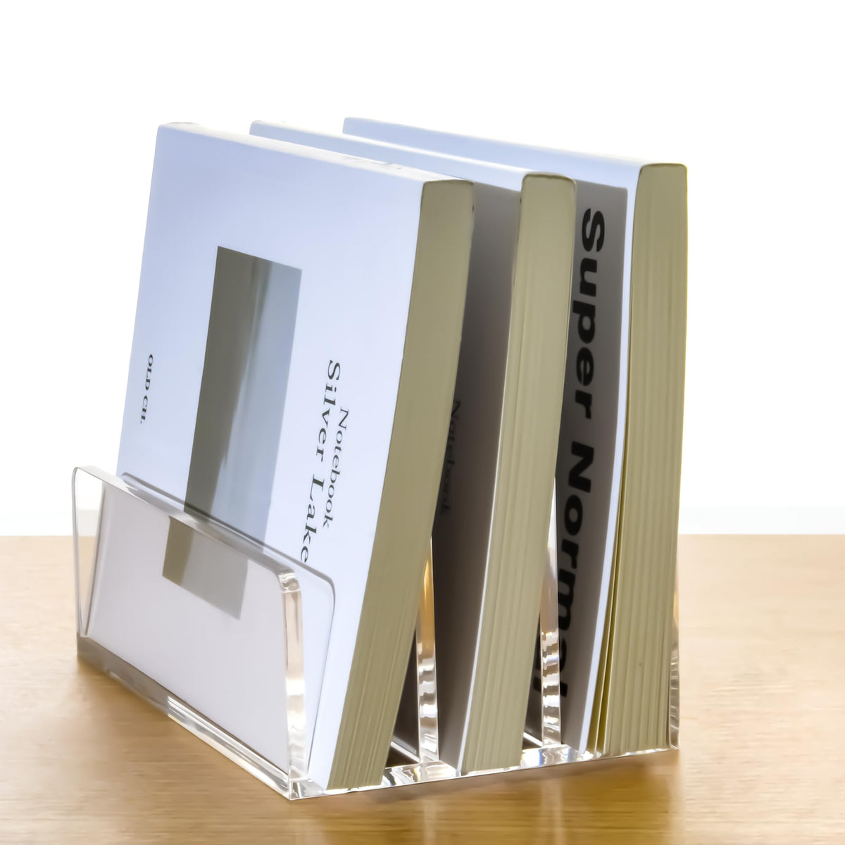 Briefhalter aus Acryl – 3 Fächer, transparent & pflegeleicht, Schreibtisch Briefablage/Ablagesystem für Büro, Familie, Homeoffice, Schule, HBT: 17,5 x 10,4 x 10 cm