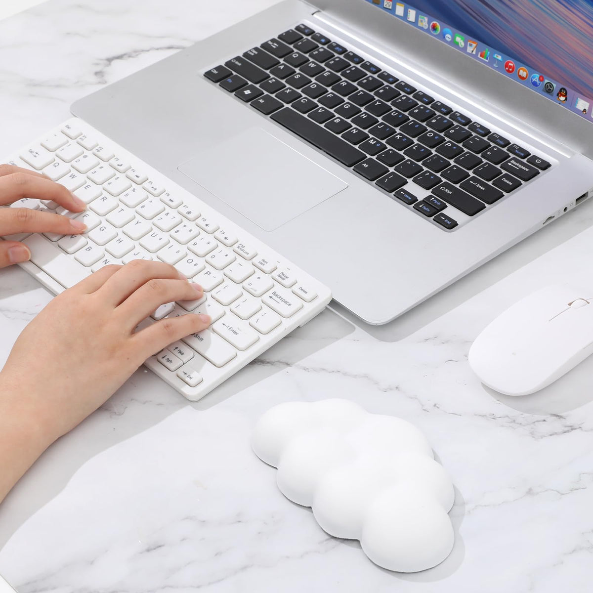 KALIONE 1 Stück Maus-Handgelenkauflage, Cloud-Maus-Handgelenkauflage, Maus-Handgelenkstütze mit Rutschfester Unterseite, Geeignet für Desktop-Computer, Laptop-Computer, Schule, Büro, Zuhause (Weiß)