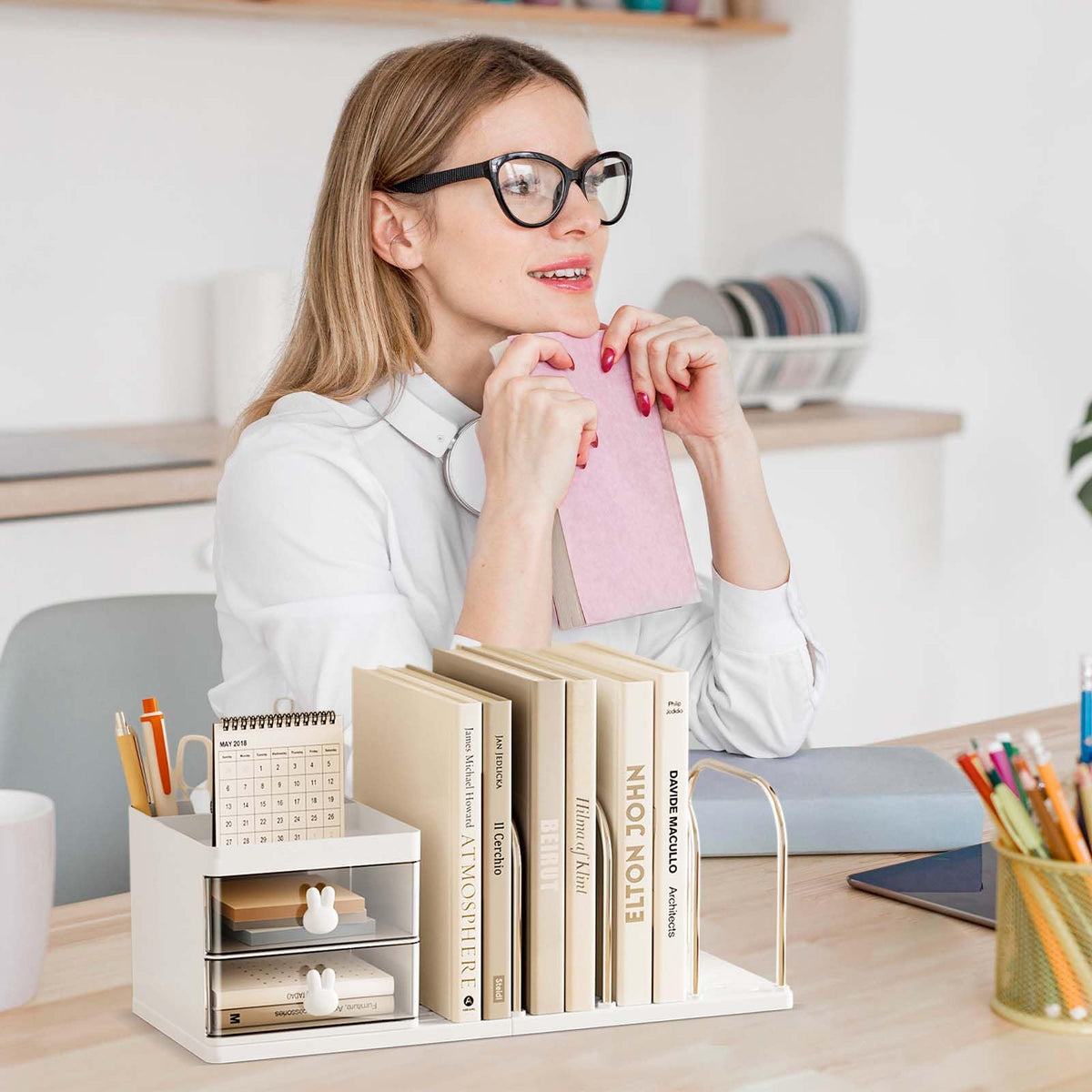 Schreibtisch Organizer mit 2 Schubladen, Stifte Organizer mit Ablagefächer, Schreibtischablage mit 4 Zeitschriftenhalter, Schreibtisch Zubehör für Bürobedarf Dokumentenablage (Weiß)