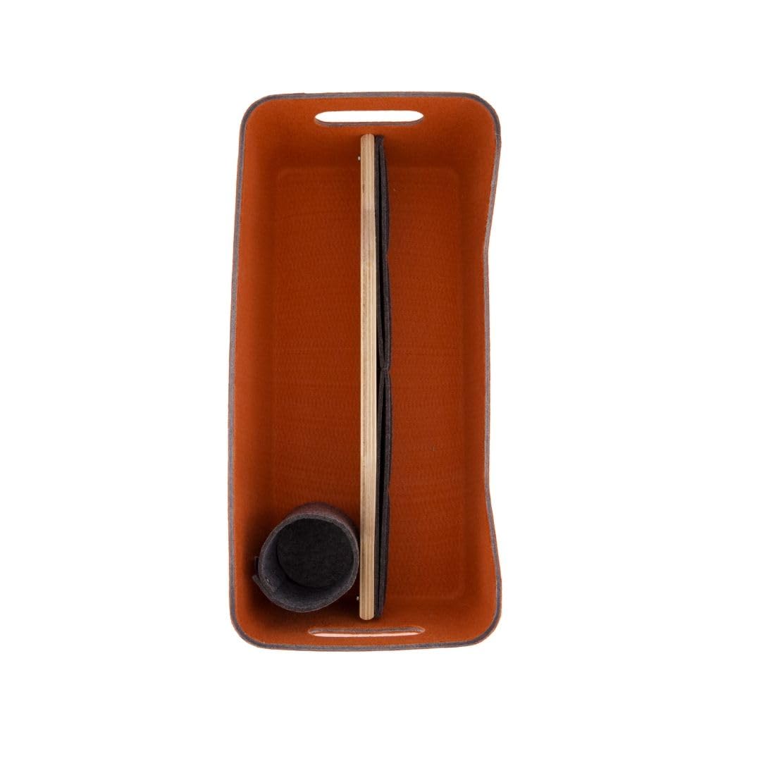 Gustav Loop – Mobiler Desk Organizer & Filztasche für Teams, Büros & Home Office | Spind Organizer aus recycelten Flaschen mit Eichenholz | Für flexibles Arbeiten & Desk Sharing (Ziegelrot)