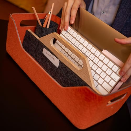 Gustav Loop – Mobiler Desk Organizer & Filztasche für Teams, Büros & Home Office | Spind Organizer aus recycelten Flaschen mit Eichenholz | Für flexibles Arbeiten & Desk Sharing (Ziegelrot)
