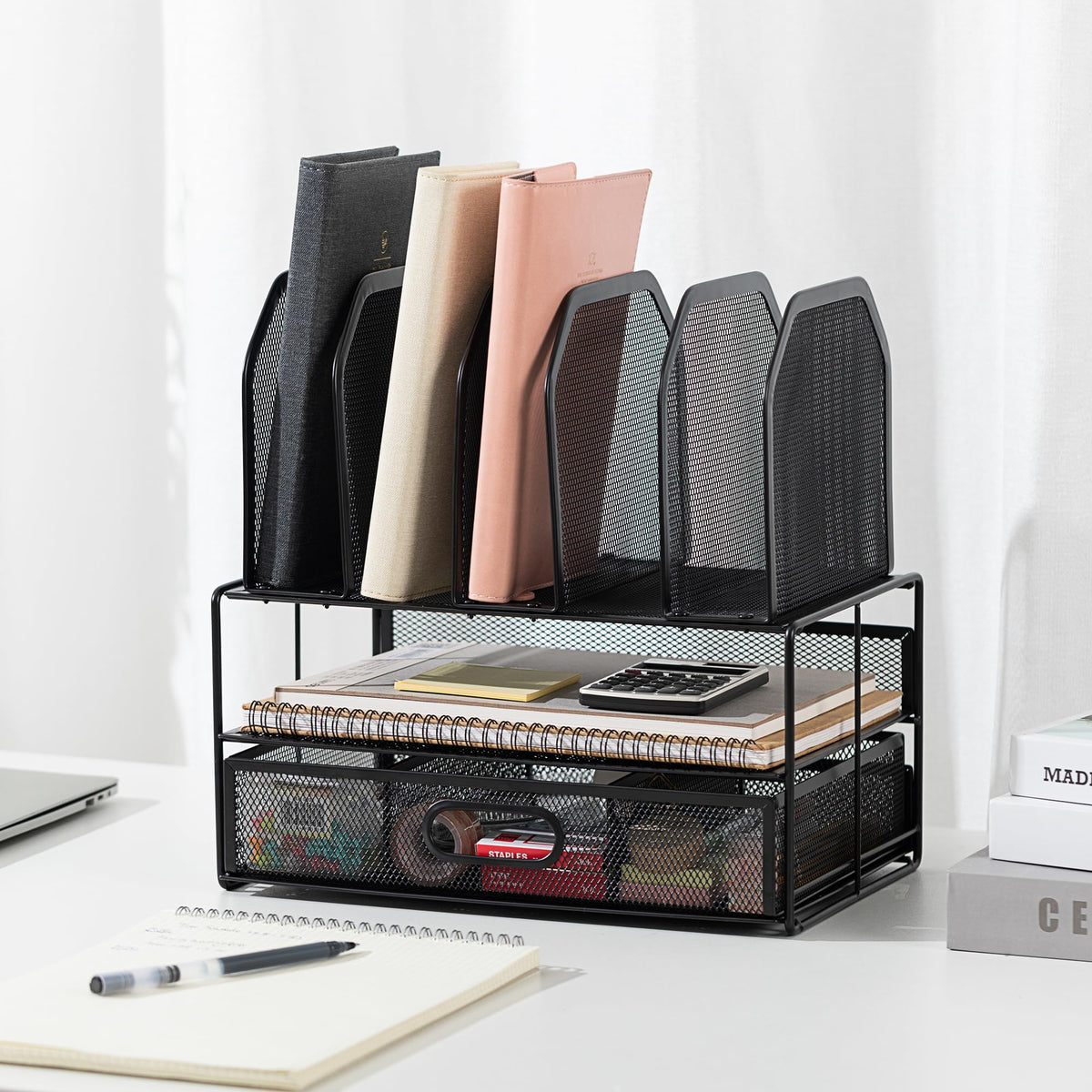 Amazon Basics Schreibtisch-Organizer aus Metallgeflecht, mit Schublade, doppelter Ablage und 5 senkrechten Bereichen, schwarz