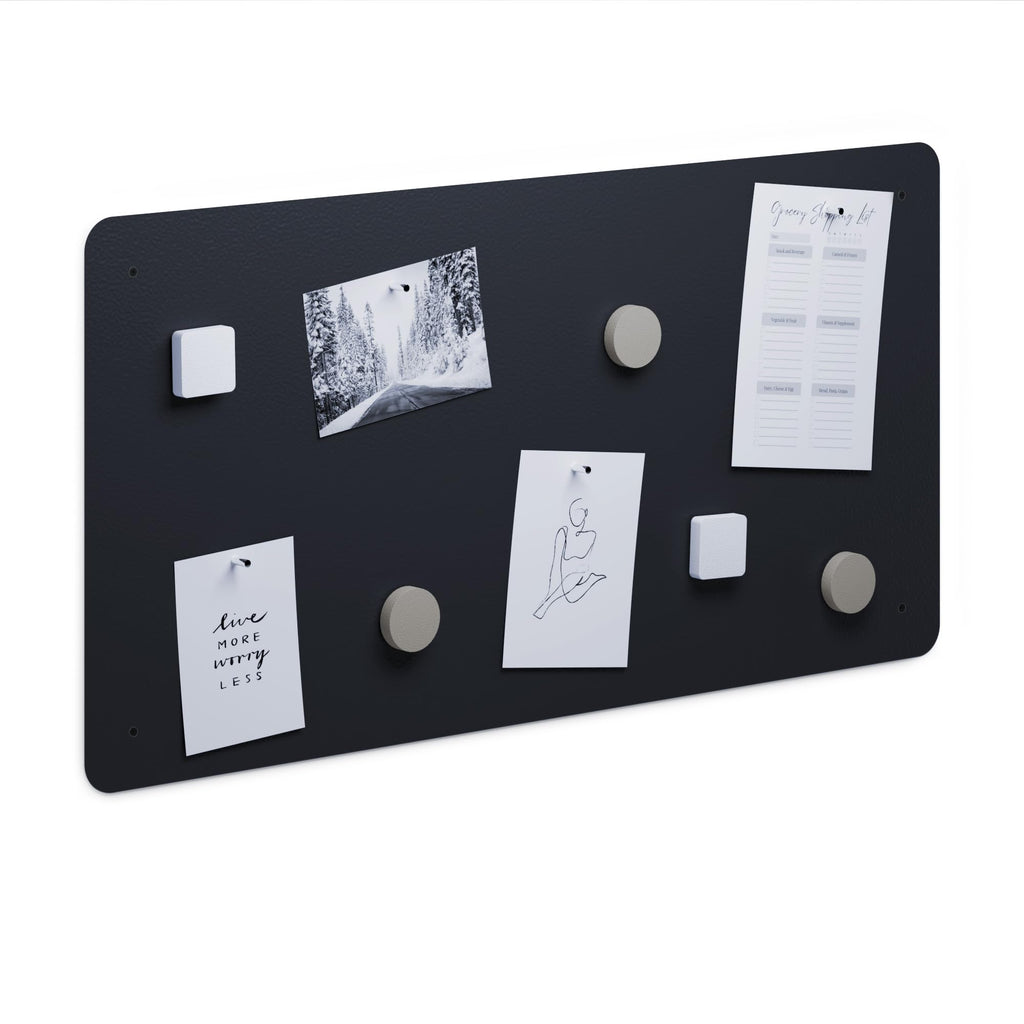 Flatbo Magnettafel aus Metall, 70 x 35 cm, Tafel für Postkarten, Urlaubssouvenirs oder Notizen. Inklusive 4 Magnete und Montageset.