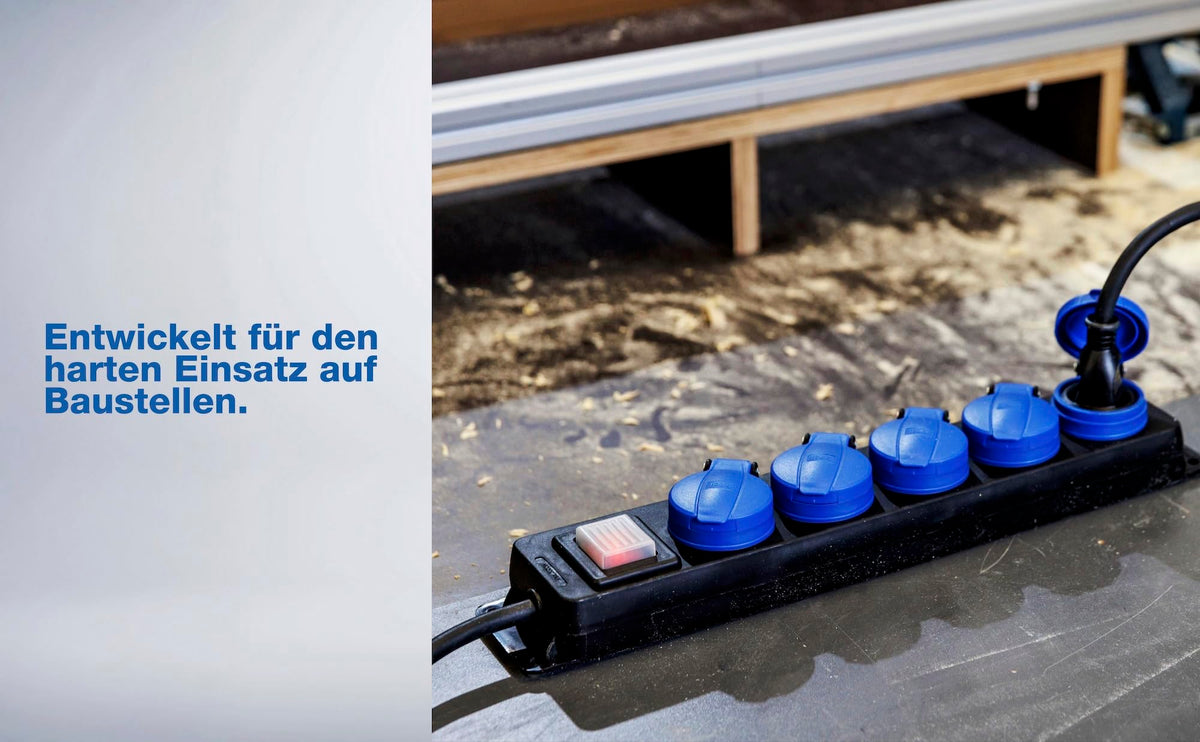 as - Schwabe 5-Fach Verteilersteckdosenleiste mit Schalter, Schutzkontaktsteckdosen mit Klappdeckeln, 1,5 m Leitung, Mehrfachsteckdose für den Außenbereich 230V, 16A, IP44, Schwarz, Blau, 38609