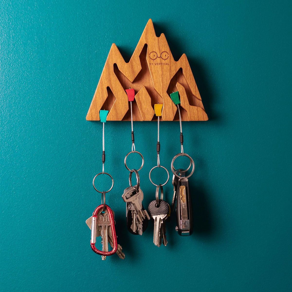 Schlüsselbrett Holz Wand mit Bergdesign, inkl. 4 Schlüsselringe, Klettern