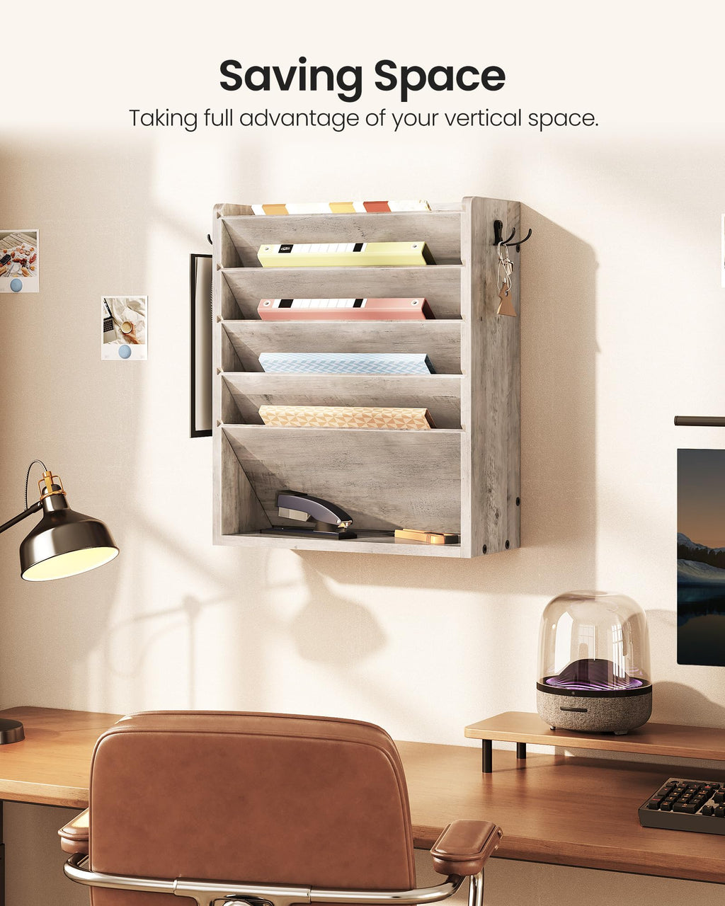 CHOEZON Zeitungshalter Wand, Wandorganizer aus Holzwerkstoff, Wandmontierter Ordner-Organisator, 6-stufiges Dokumentenregal, mit 2 Haken, für das Home Office, Greige DMWJ01FH